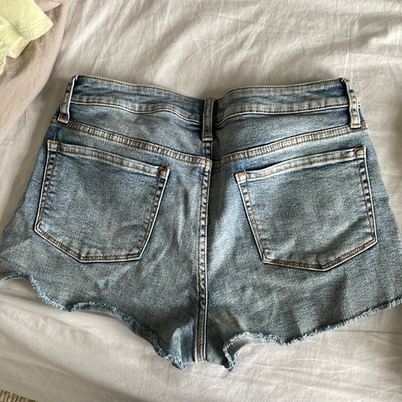 Sunday Best / Aritzia Denim Shorts - Picture 2 of 3